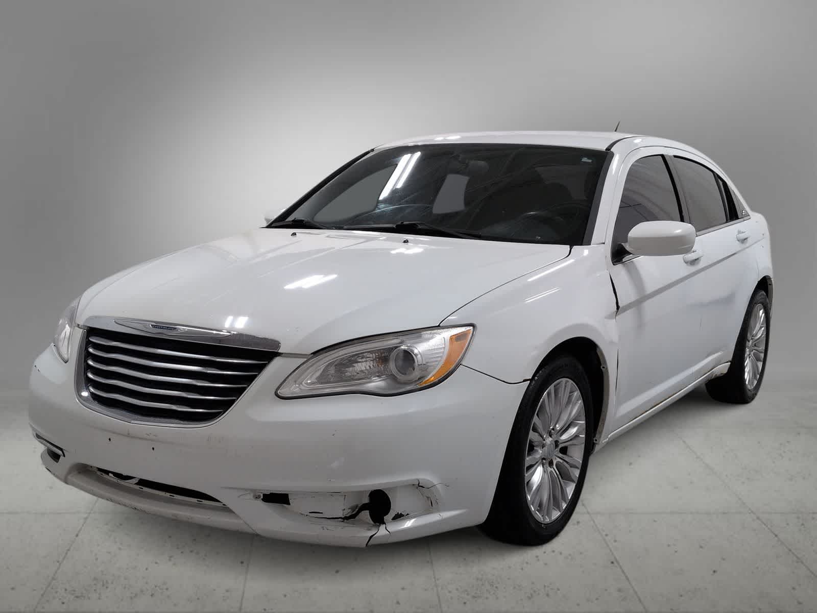 Thumbnail: 2013 Chrysler 200 - 4