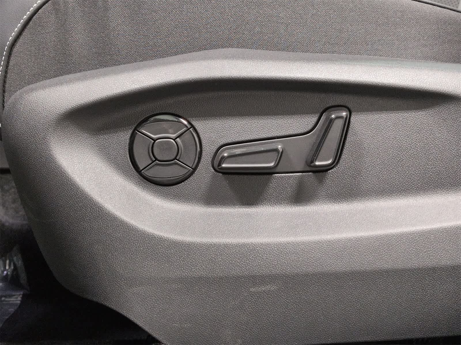 Thumbnail: 2026 Volkswagen Tiguan - 18