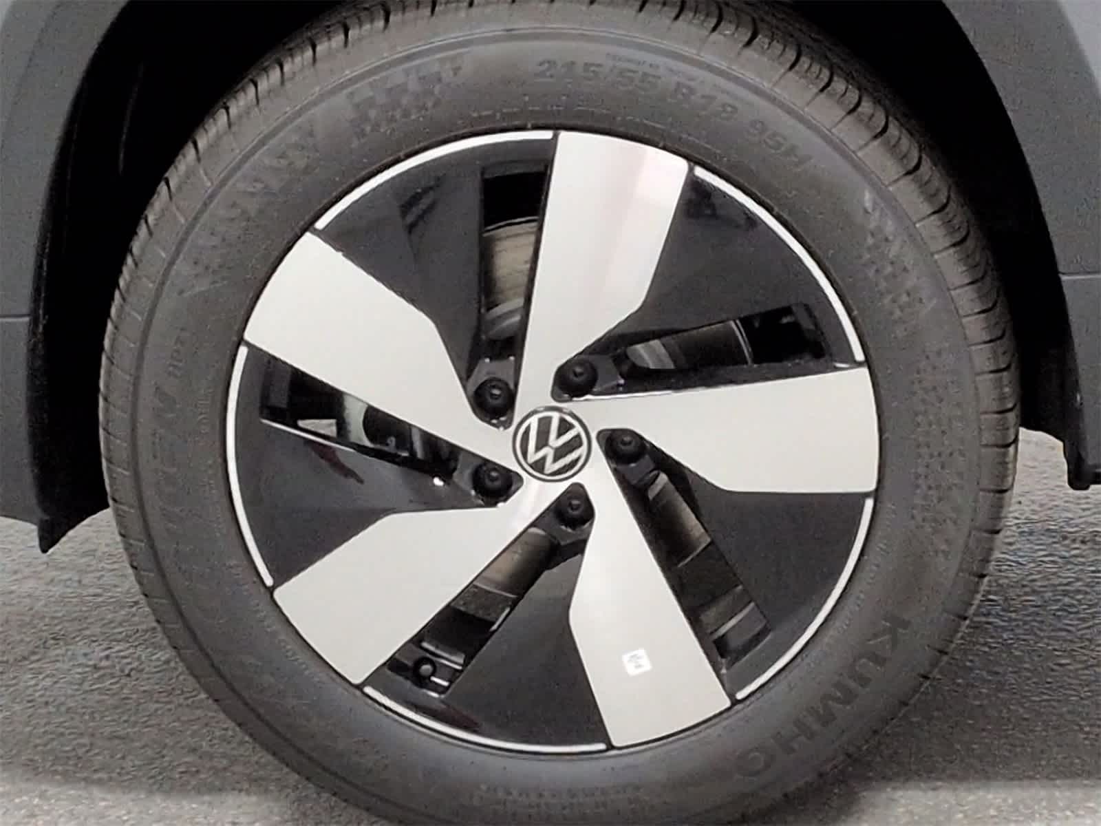 Thumbnail: 2025 Volkswagen Taos - 14