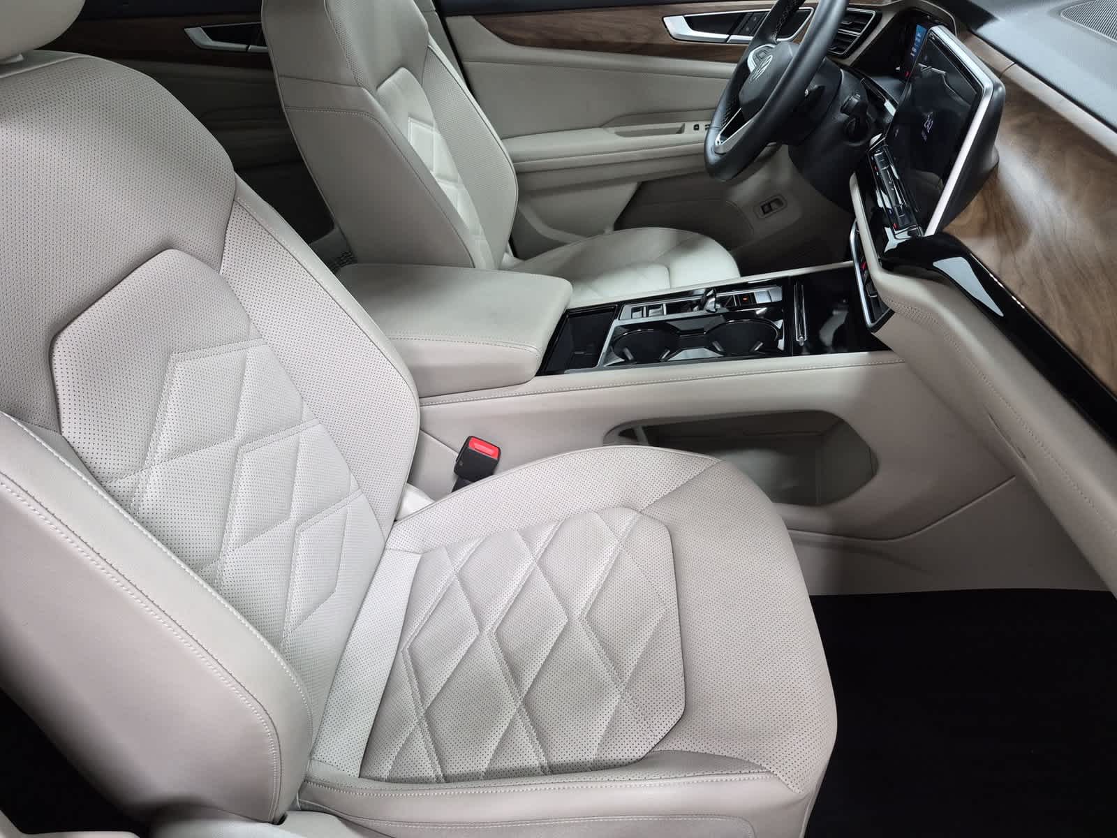 2024 Volkswagen Atlas SE w/Tech - Photo 20