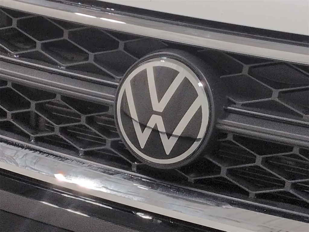 Used 2024 Volkswagen Taos 1.5T SE SUV