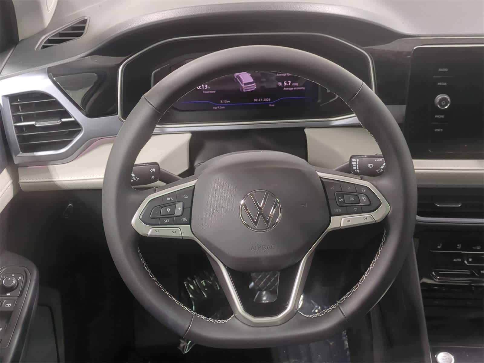 Thumbnail: 2025 Volkswagen Taos - 25