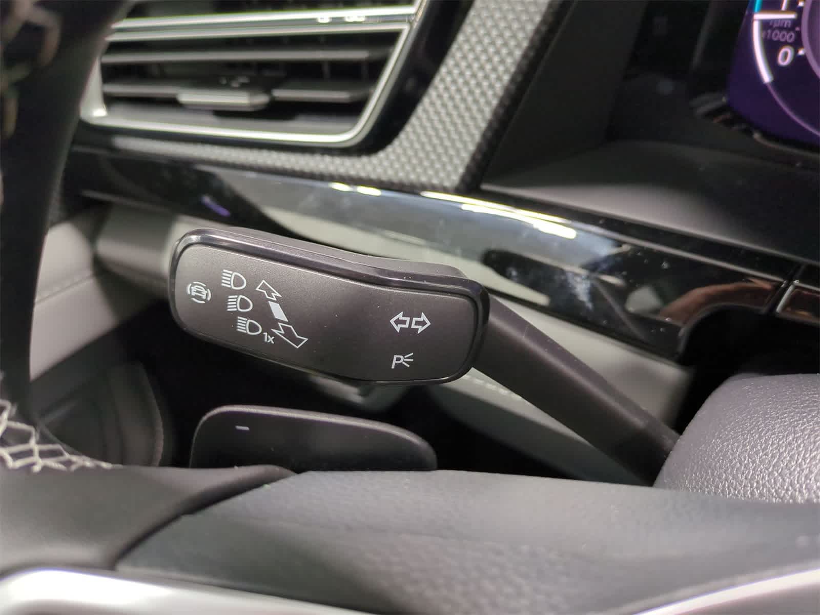 2025 Volkswagen Atlas SEL 29