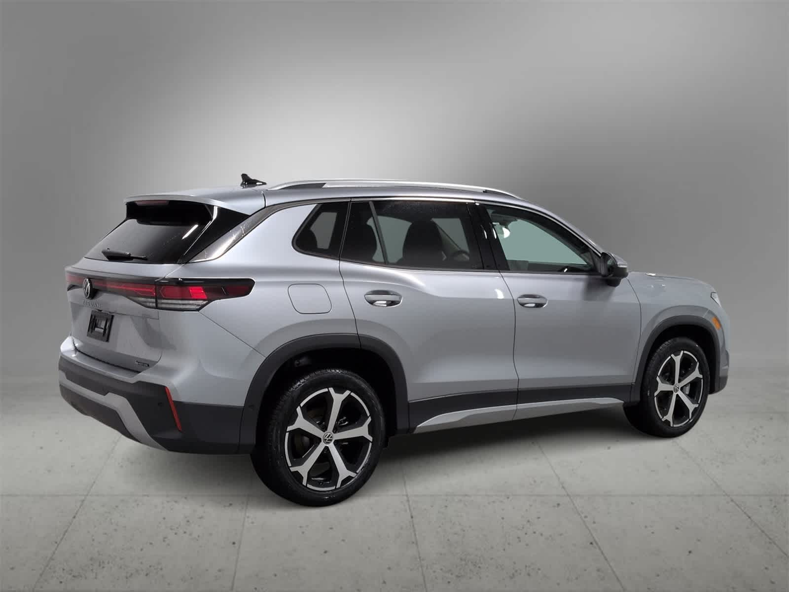 Thumbnail: 2026 Volkswagen Tiguan - 8