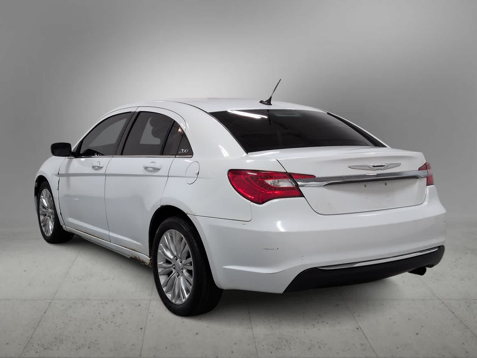 Thumbnail: 2013 Chrysler 200 - 6