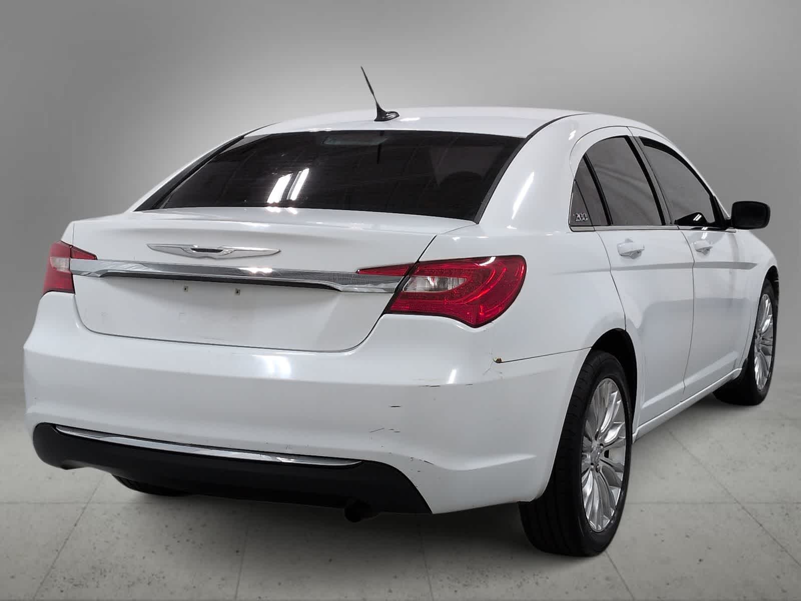 Thumbnail: 2013 Chrysler 200 - 8