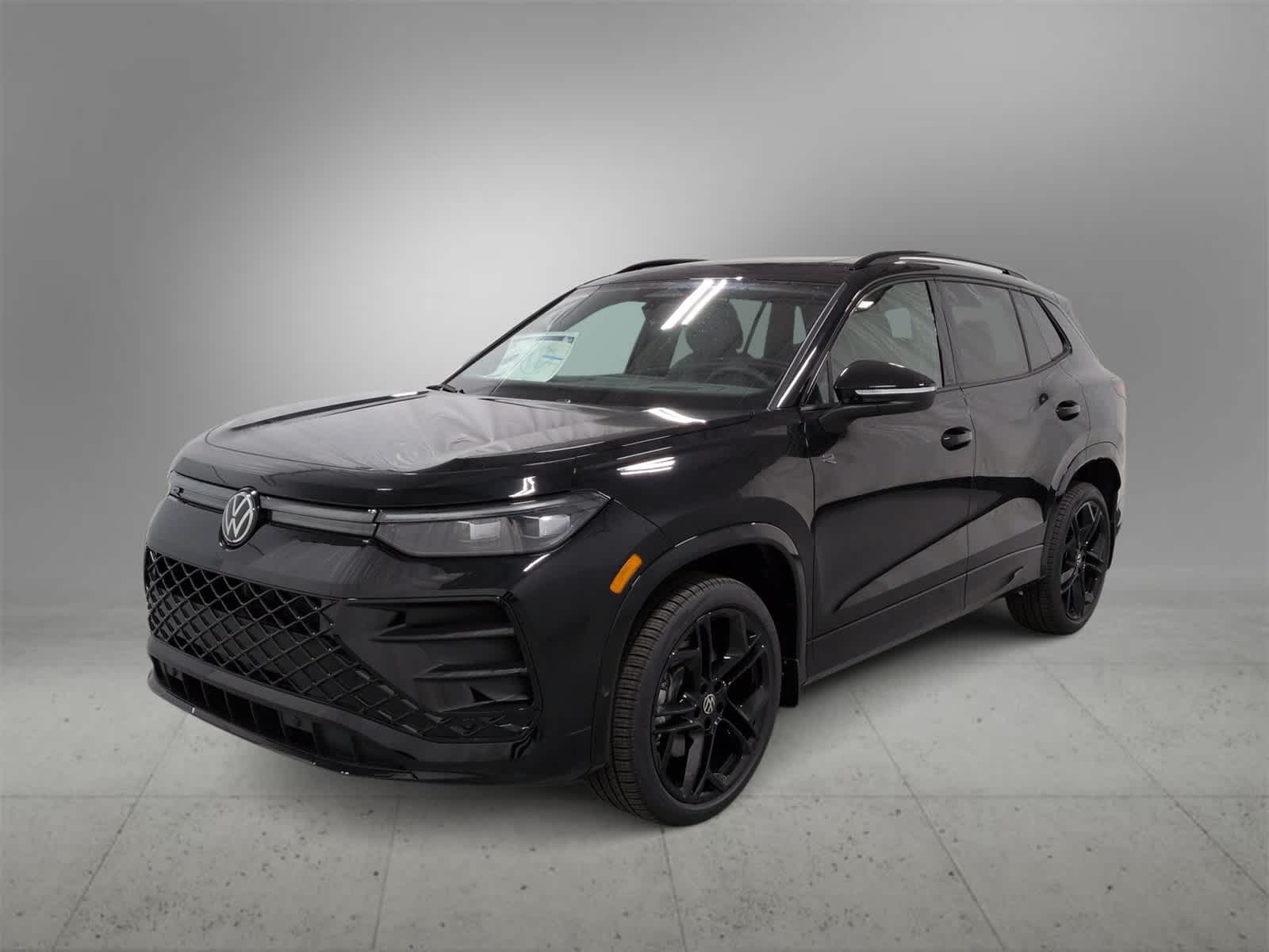 2026 Volkswagen Tiguan SE R-Line Black photo 2