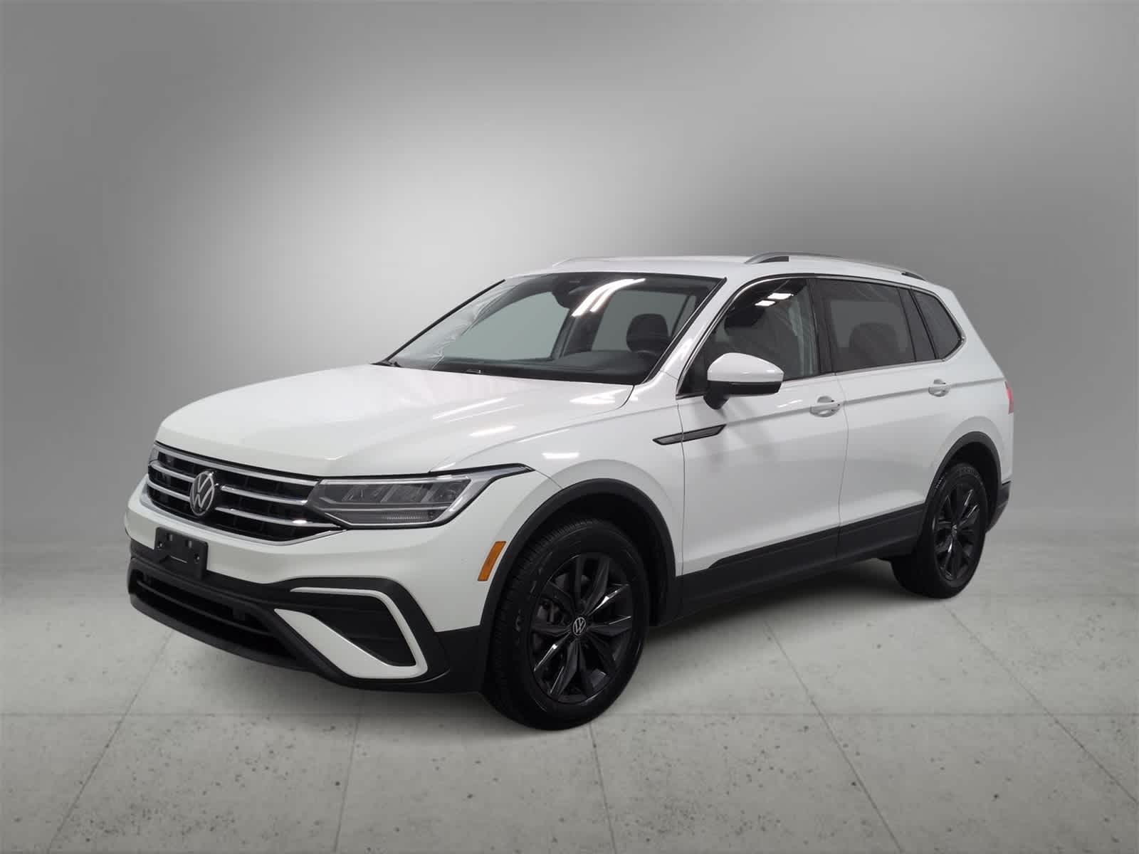 2024 Volkswagen Tiguan SE Wolfsburg Edition photo 4