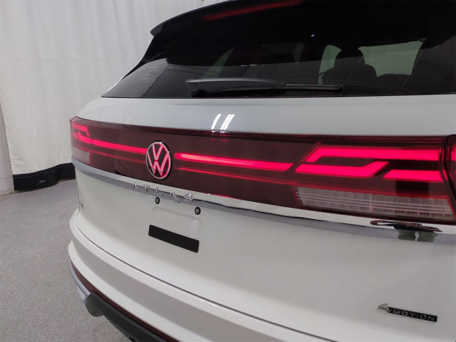 2025 Volkswagen Atlas SEL 13