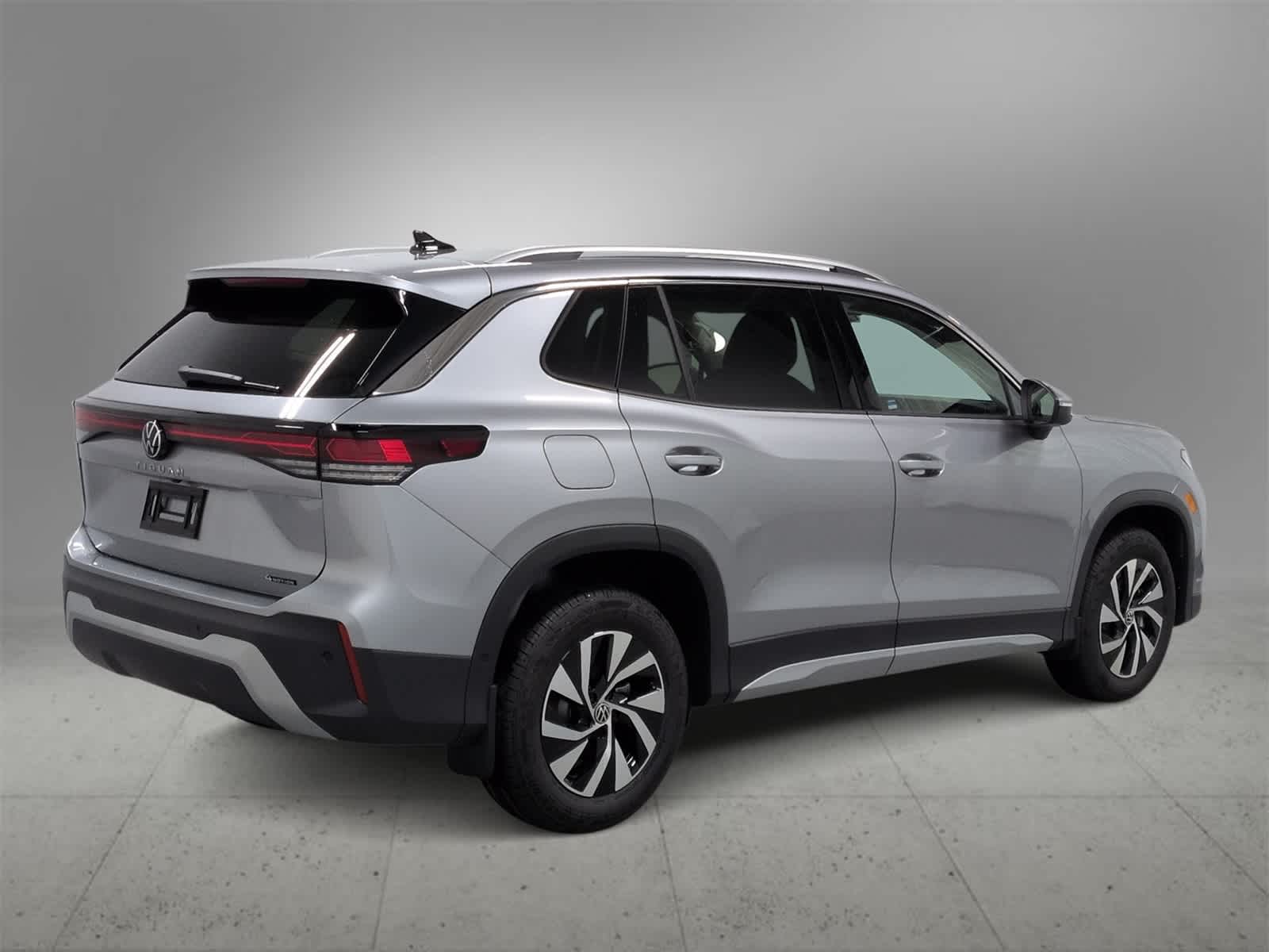 Thumbnail: 2026 Volkswagen Tiguan - 8