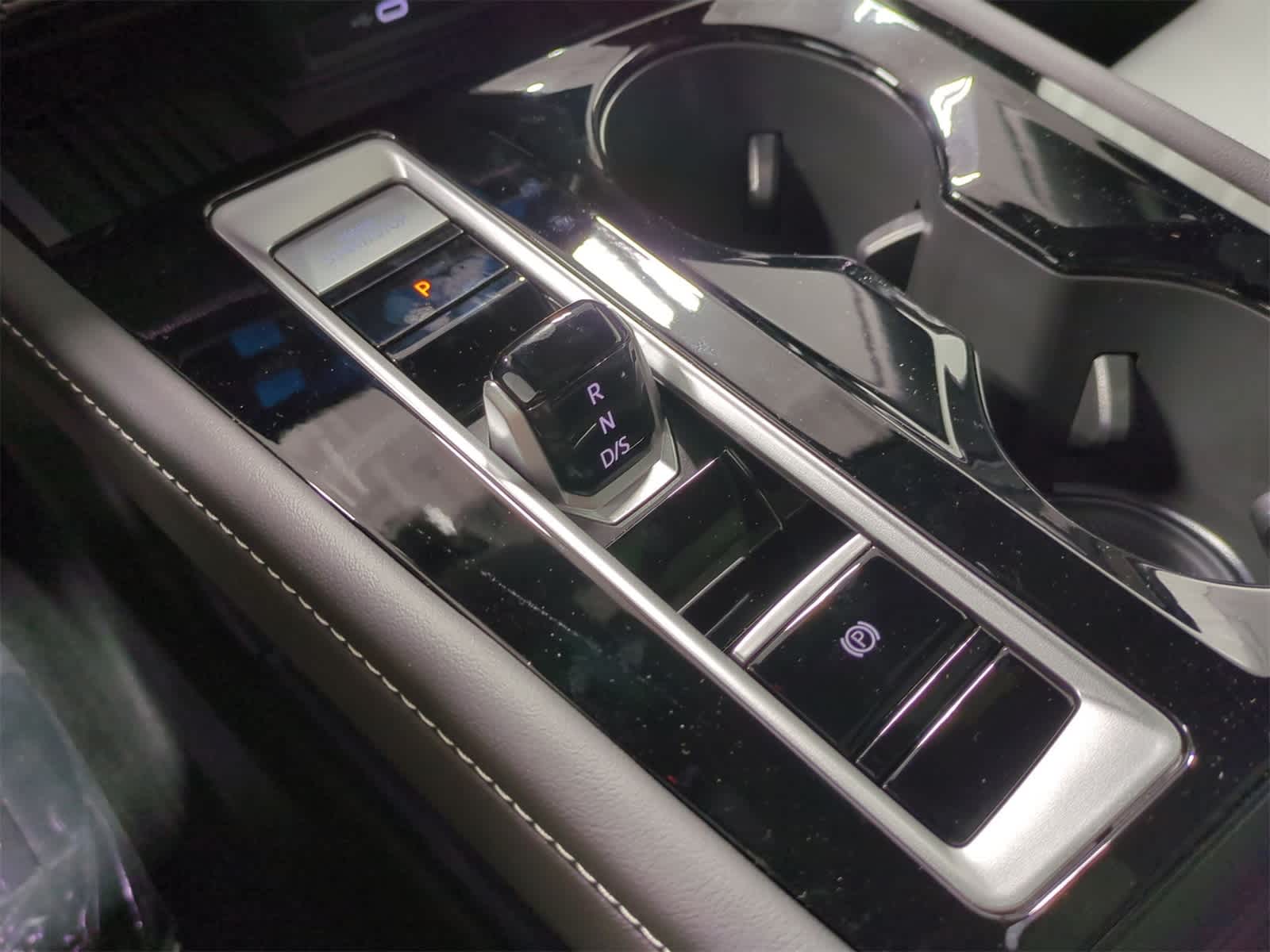 2025 Volkswagen Atlas SEL 33