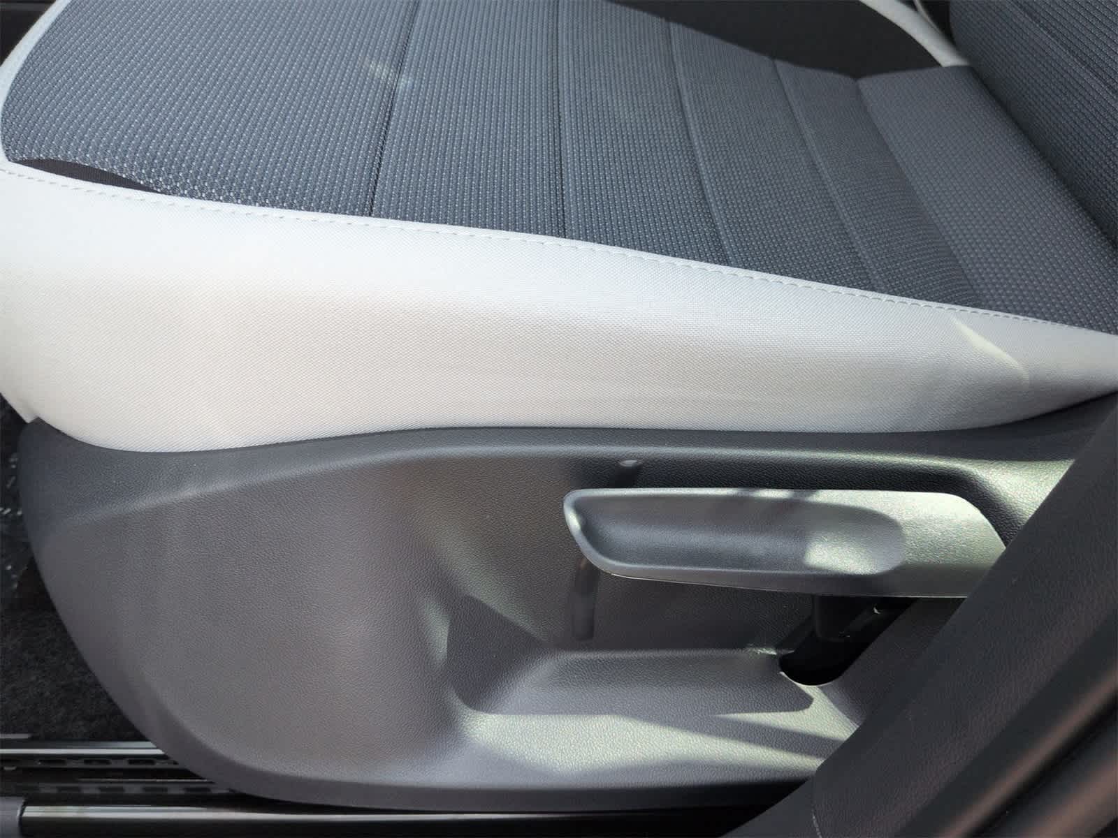 Thumbnail: 2025 Volkswagen Taos - 18