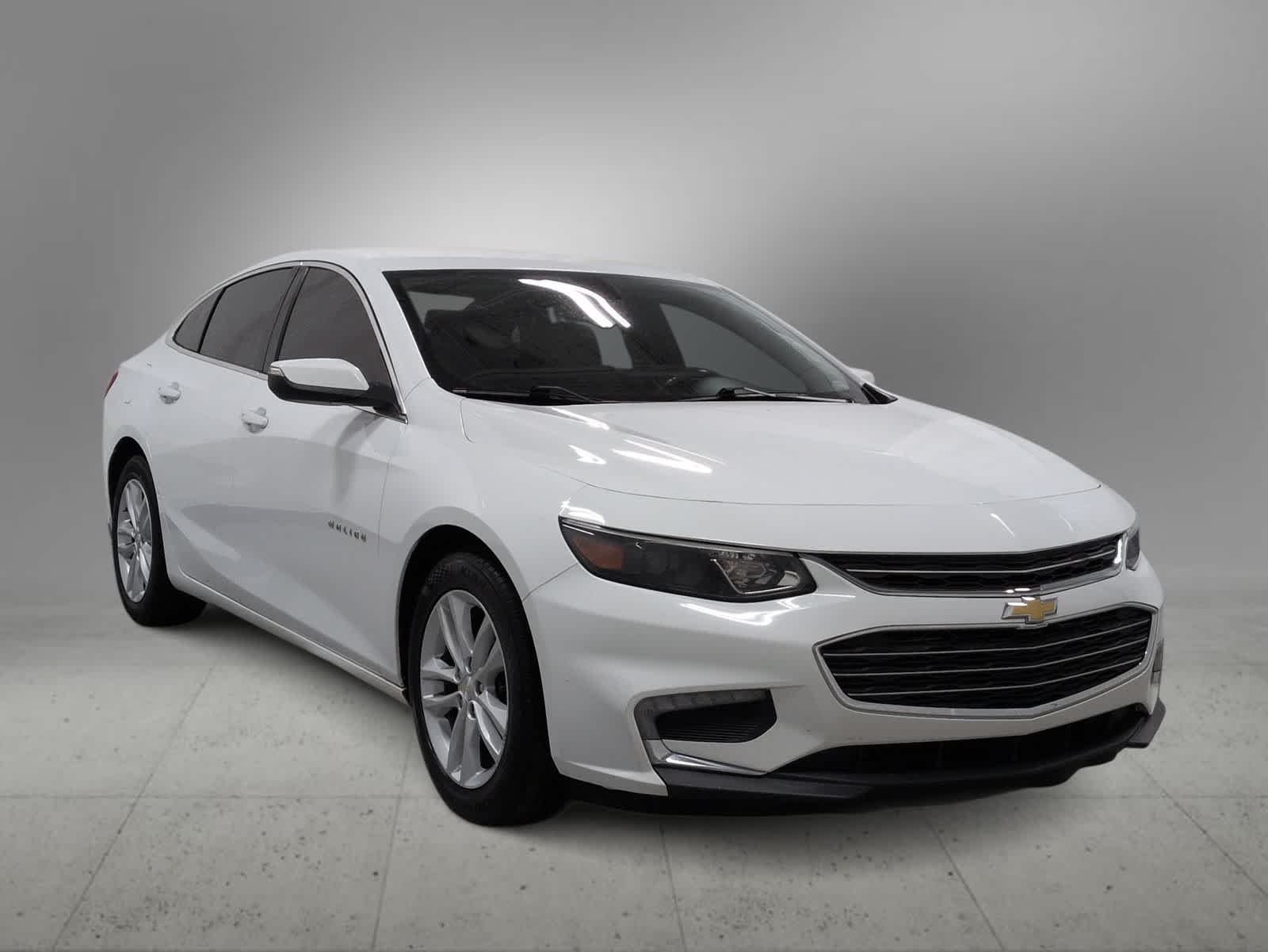 Used 2017 Chevrolet Malibu 1LT with VIN 1G1ZE5ST8HF163090 for sale in Farmington Hills, MI