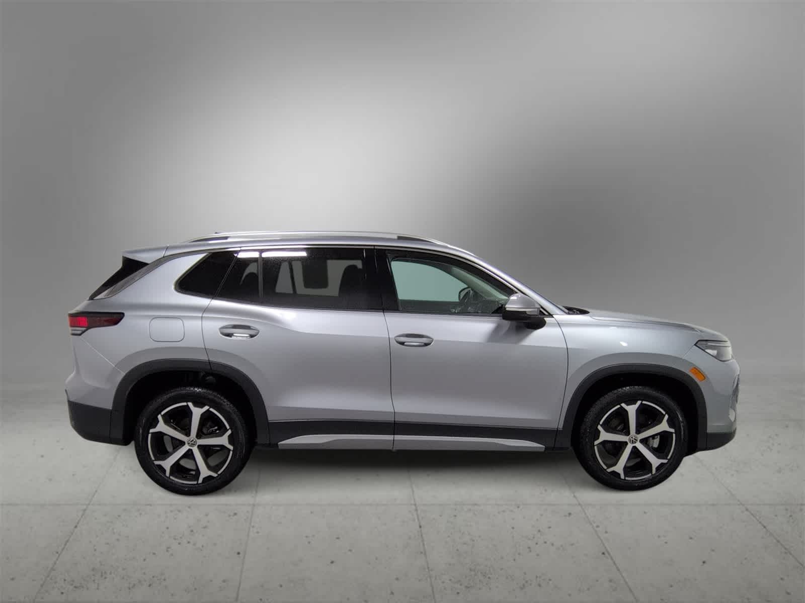 Thumbnail: 2026 Volkswagen Tiguan - 9