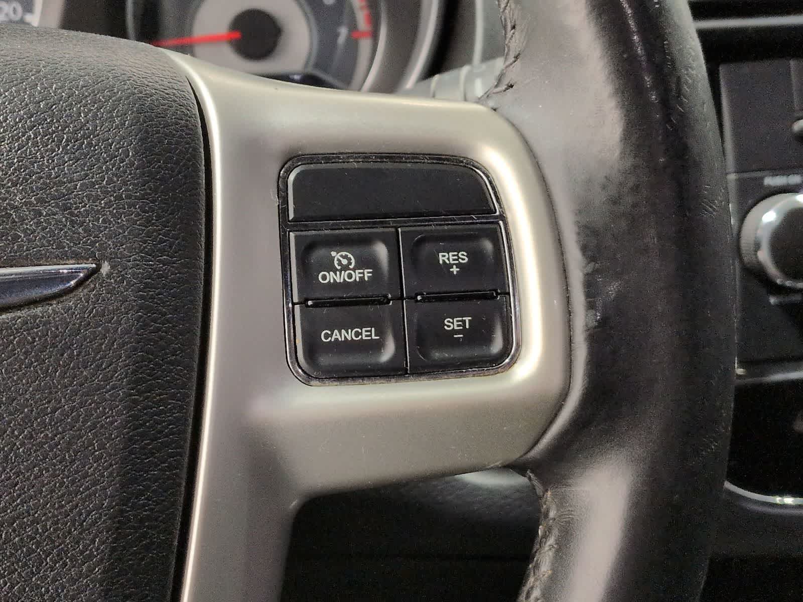 Thumbnail: 2013 Chrysler 200 - 23