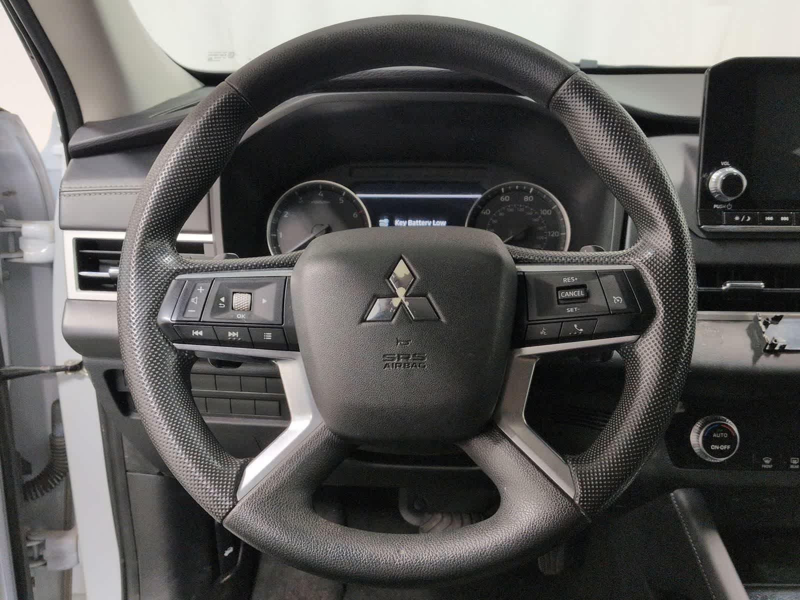 Thumbnail: 2022 Mitsubishi Outlander - 23