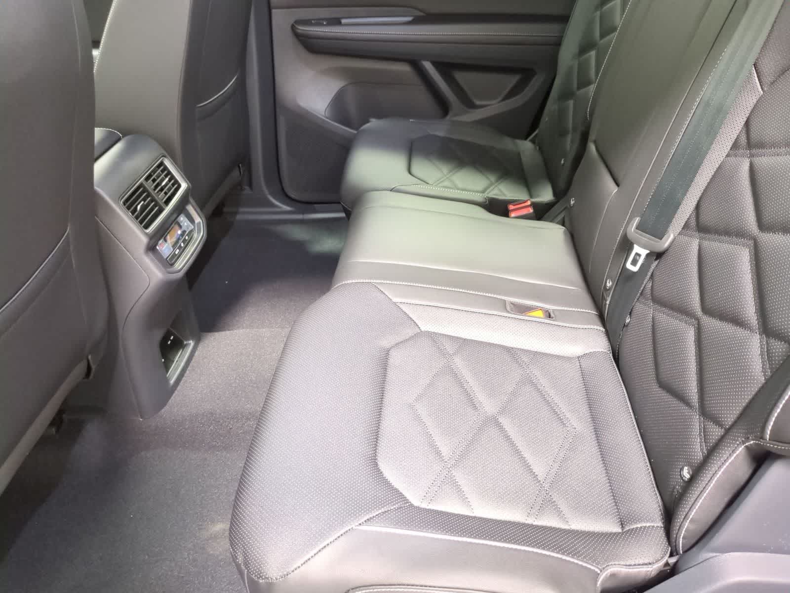 2026 Volkswagen Atlas SE w/Tech - Photo 19