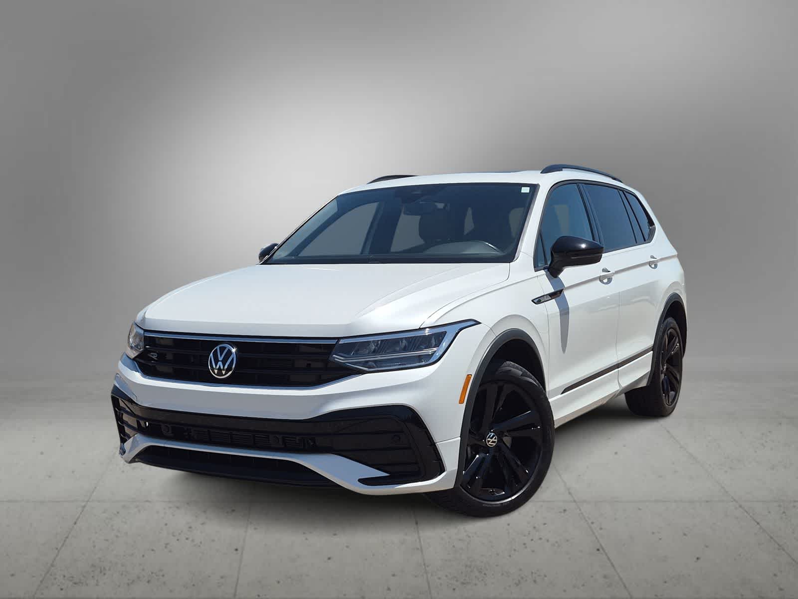 2023 Volkswagen Tiguan 2.0T SE R-Line Black 4Motion's photo