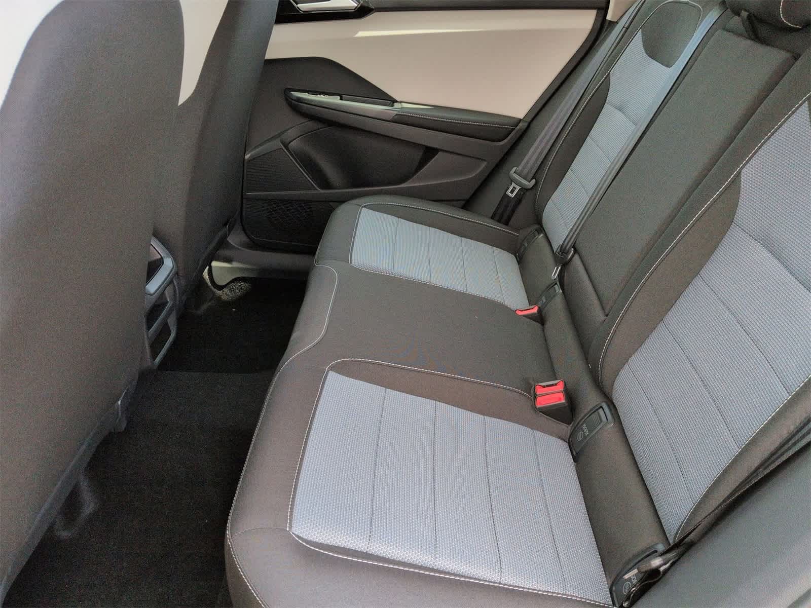 Thumbnail: 2025 Volkswagen Taos - 20