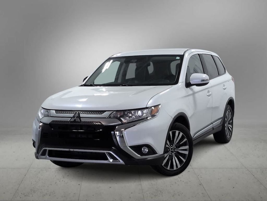 Used 2020 Mitsubishi Outlander SE CUV