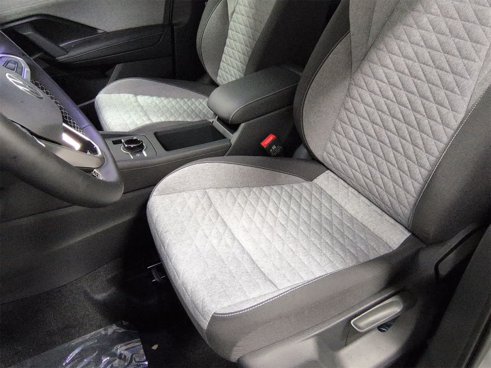 Thumbnail: 2026 Volkswagen Tiguan - 16