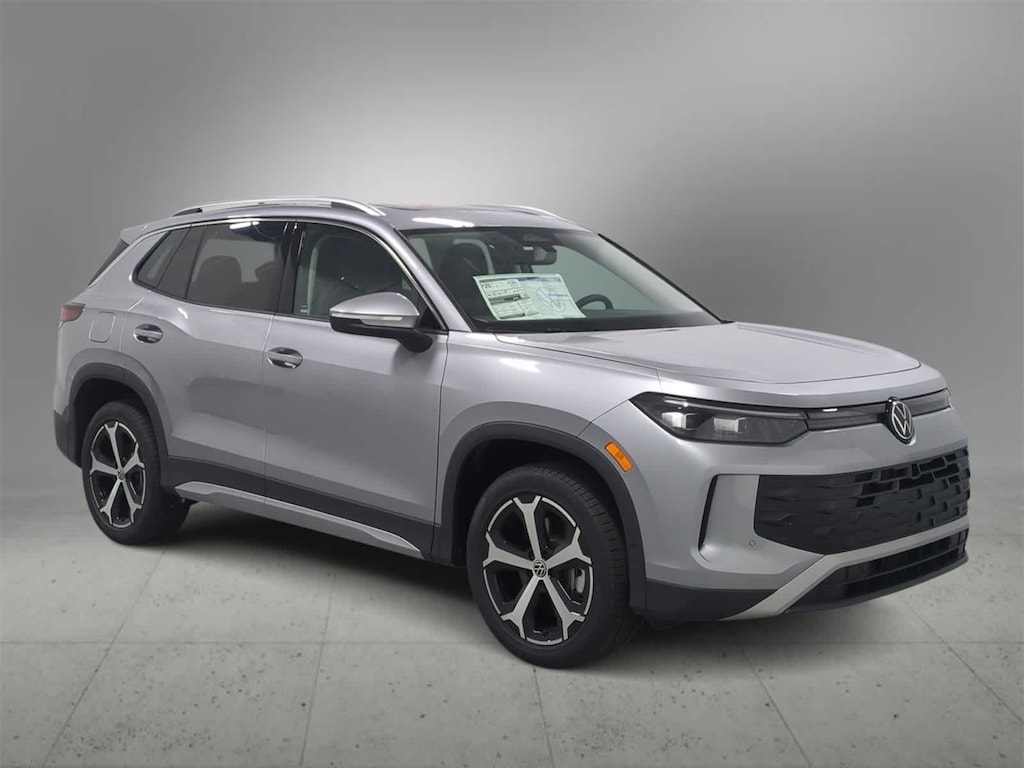 New 2025 Volkswagen Tiguan 2.0T SE SUV