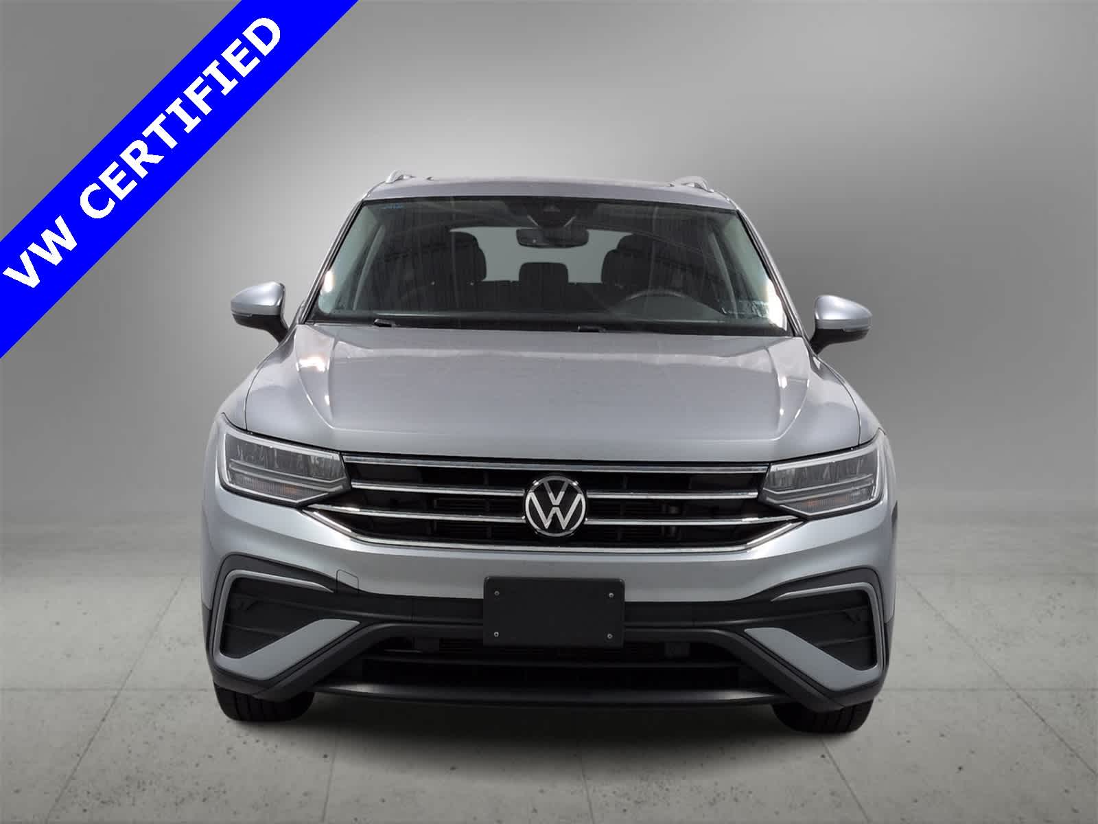 2023 Volkswagen Tiguan SE photo 3