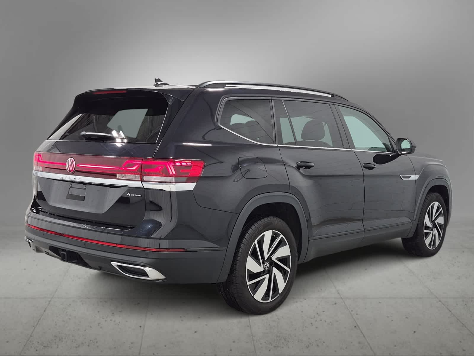 2024 Volkswagen Atlas SE w/Tech - Photo 8