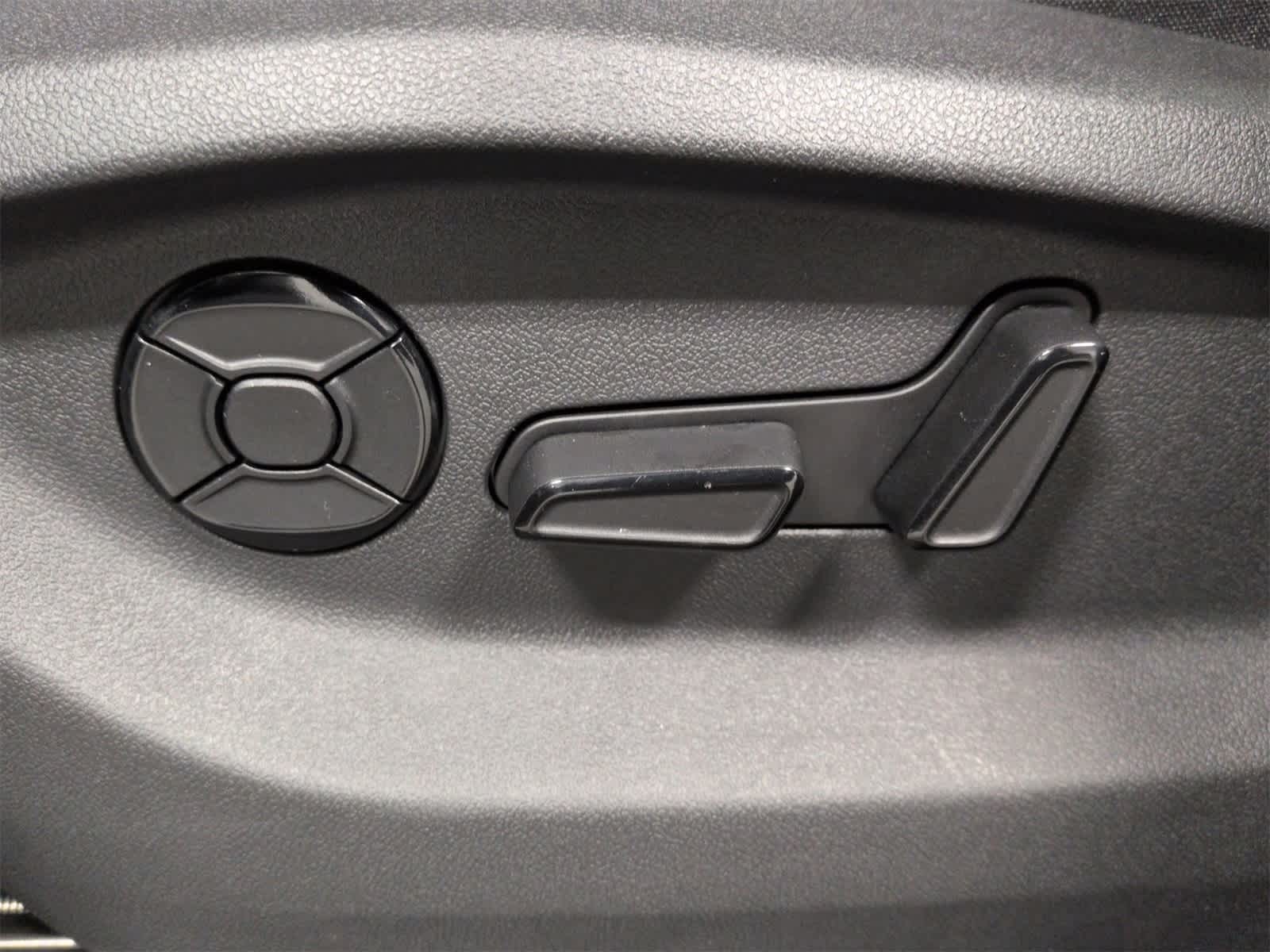 Thumbnail: 2026 Volkswagen Tiguan - 18