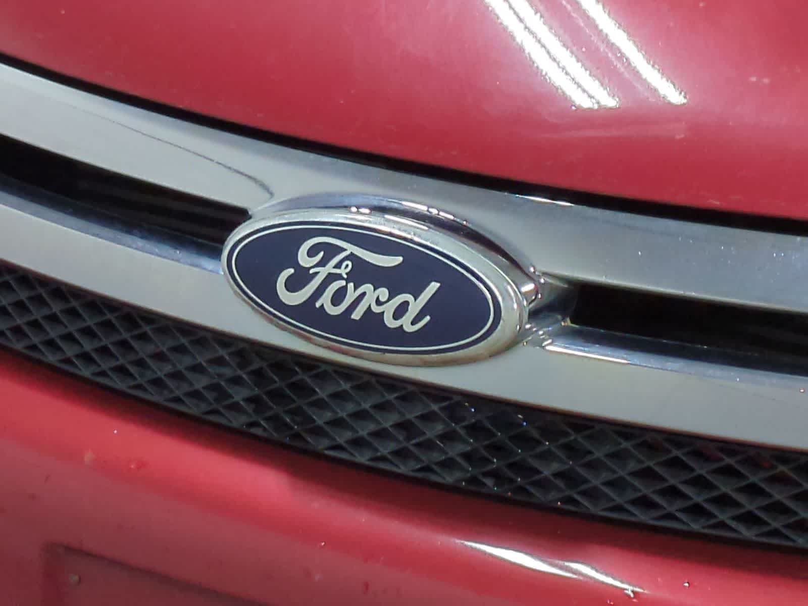 Thumbnail: 2011 Ford Focus - 11