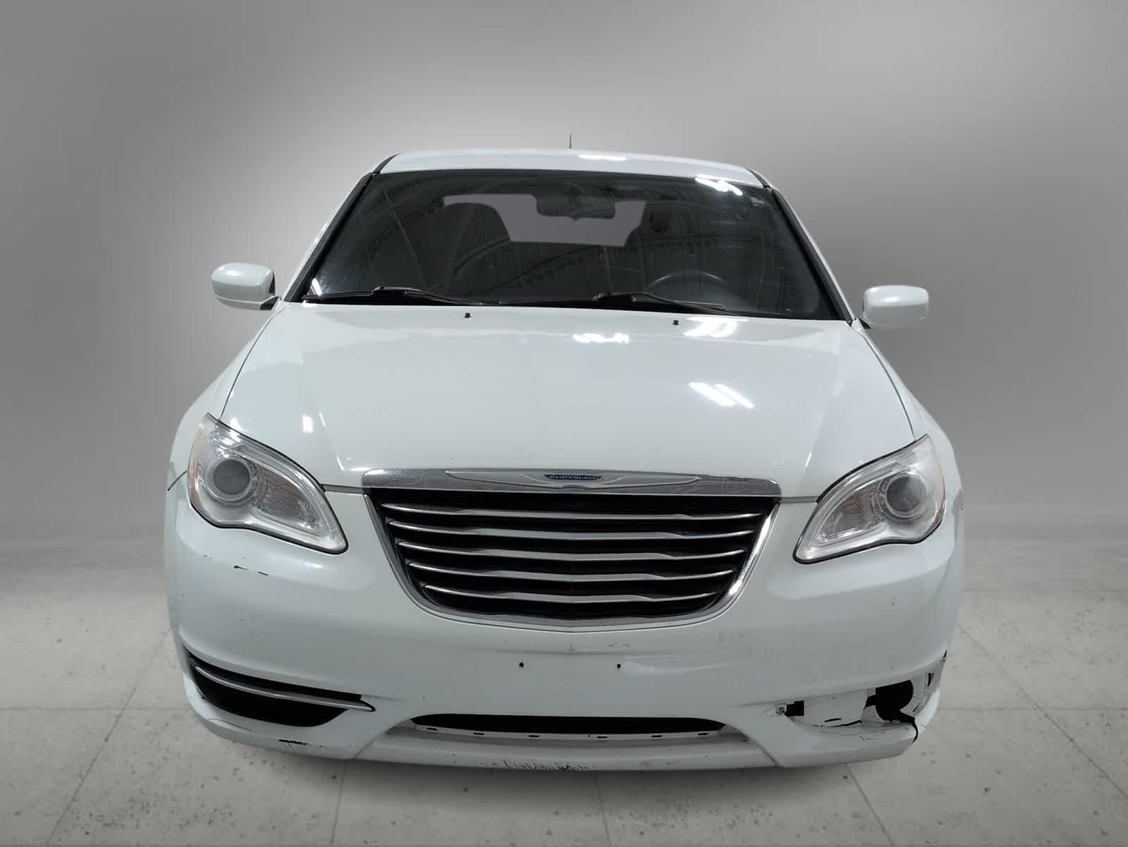 Thumbnail: 2013 Chrysler 200 - 3