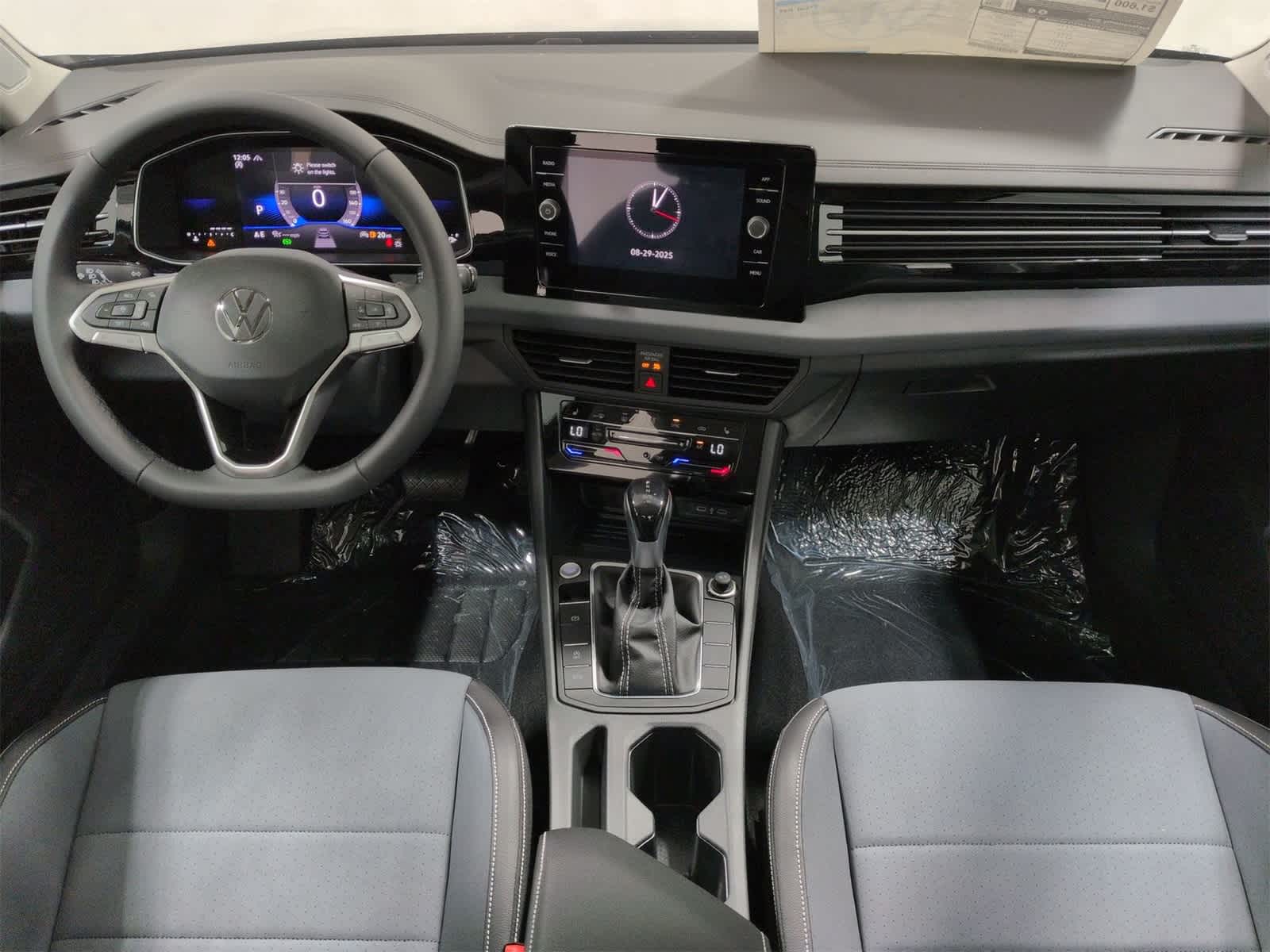 Thumbnail: 2025 Volkswagen Jetta - 16