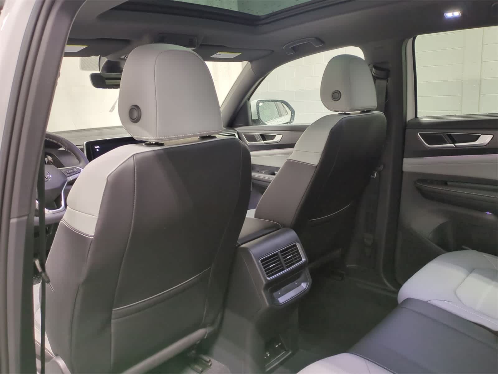 2025 Volkswagen Atlas SEL 19
