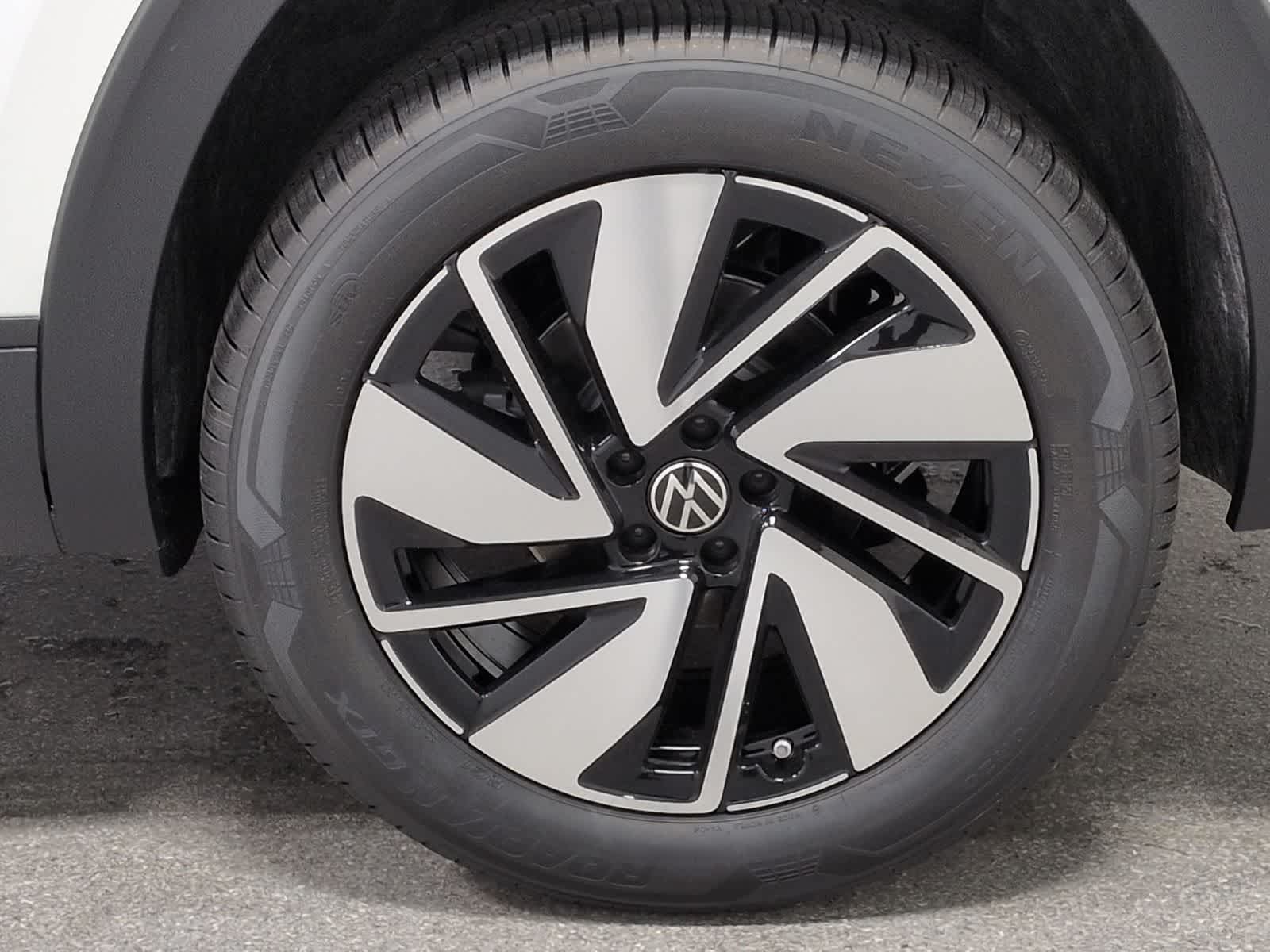 Thumbnail: 2026 Volkswagen Atlas - 14