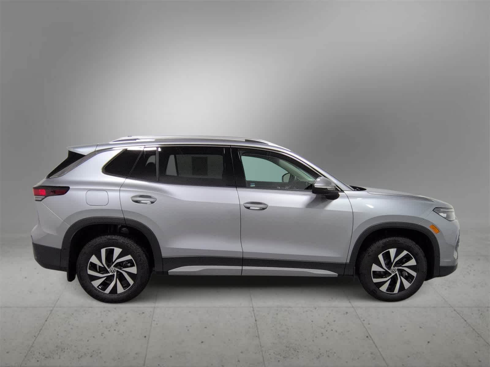 Thumbnail: 2026 Volkswagen Tiguan - 9