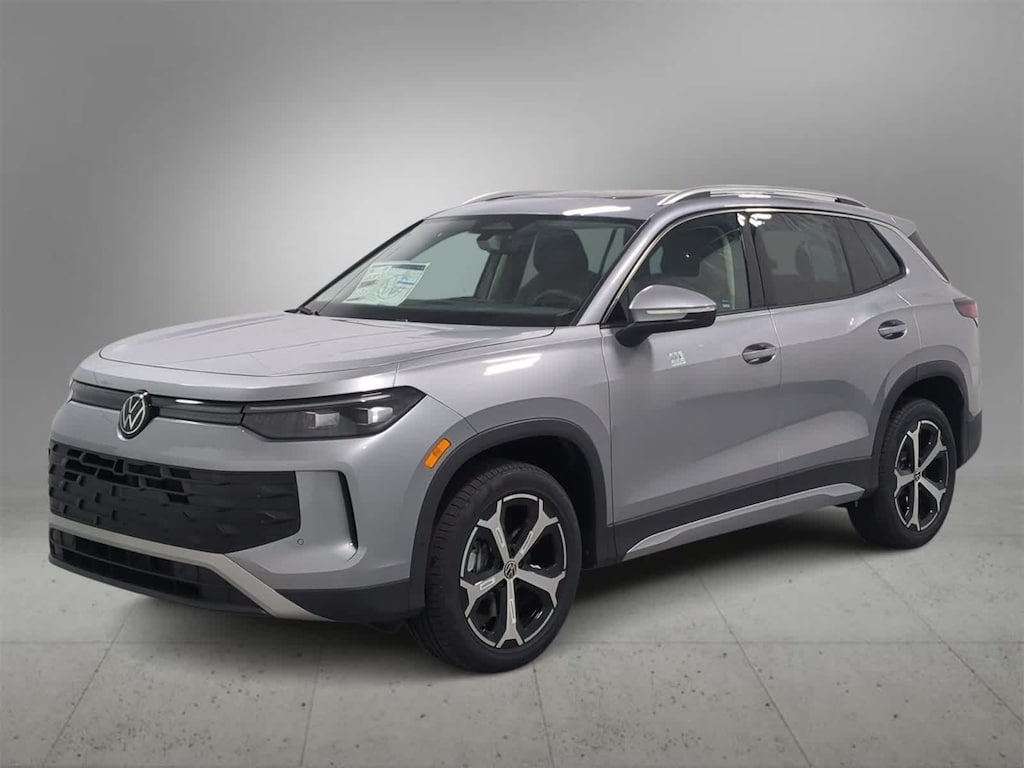 New 2025 Volkswagen Tiguan 2.0T SE SUV