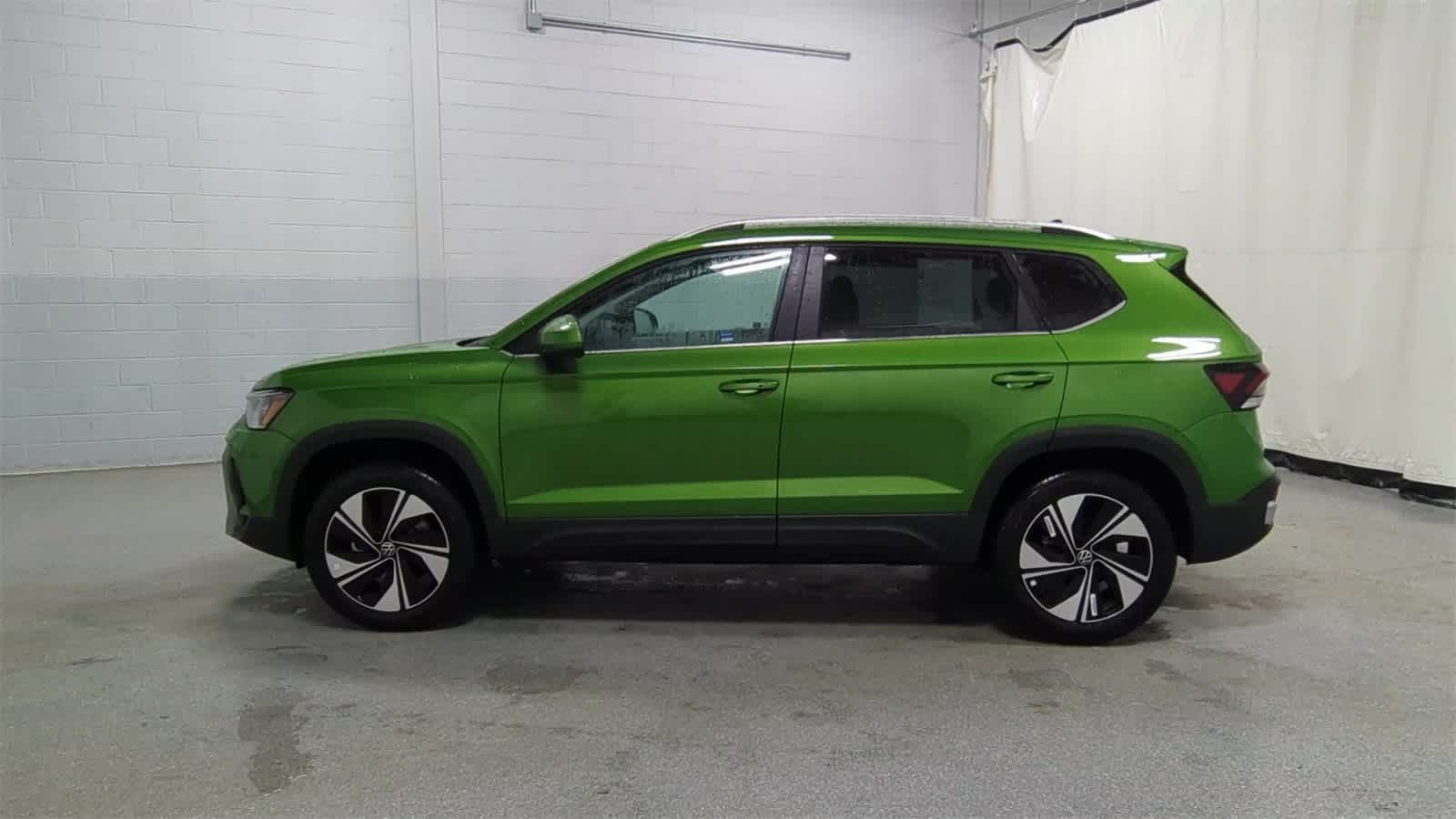 Thumbnail: 2026 Volkswagen Taos - 5