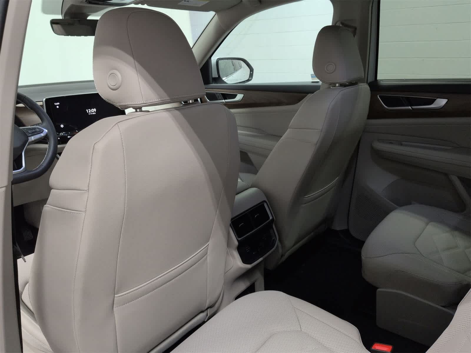 Thumbnail: 2026 Volkswagen Atlas - 19