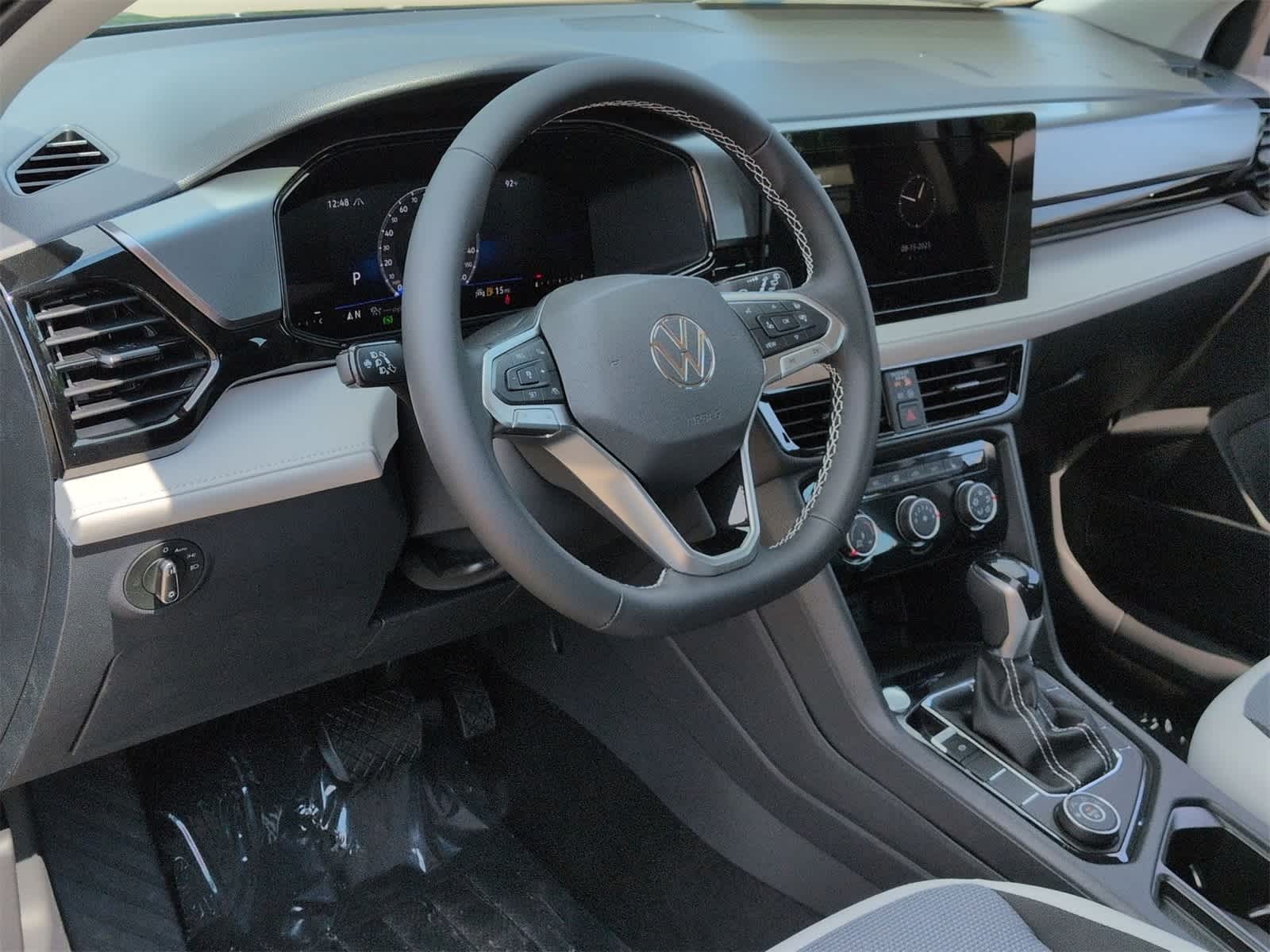 Thumbnail: 2025 Volkswagen Taos - 10