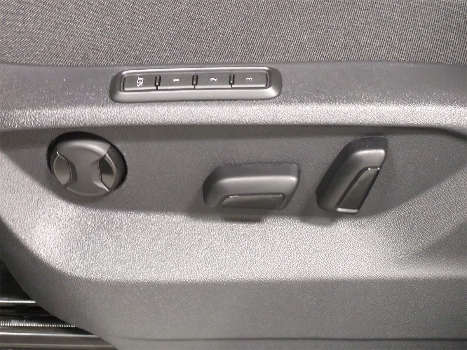 Thumbnail: 2026 Volkswagen Atlas - 17