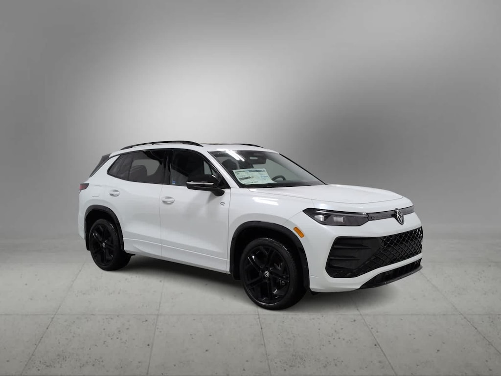 New 2026 Volkswagen Tiguan 2.0T SE R-Line Black SUV