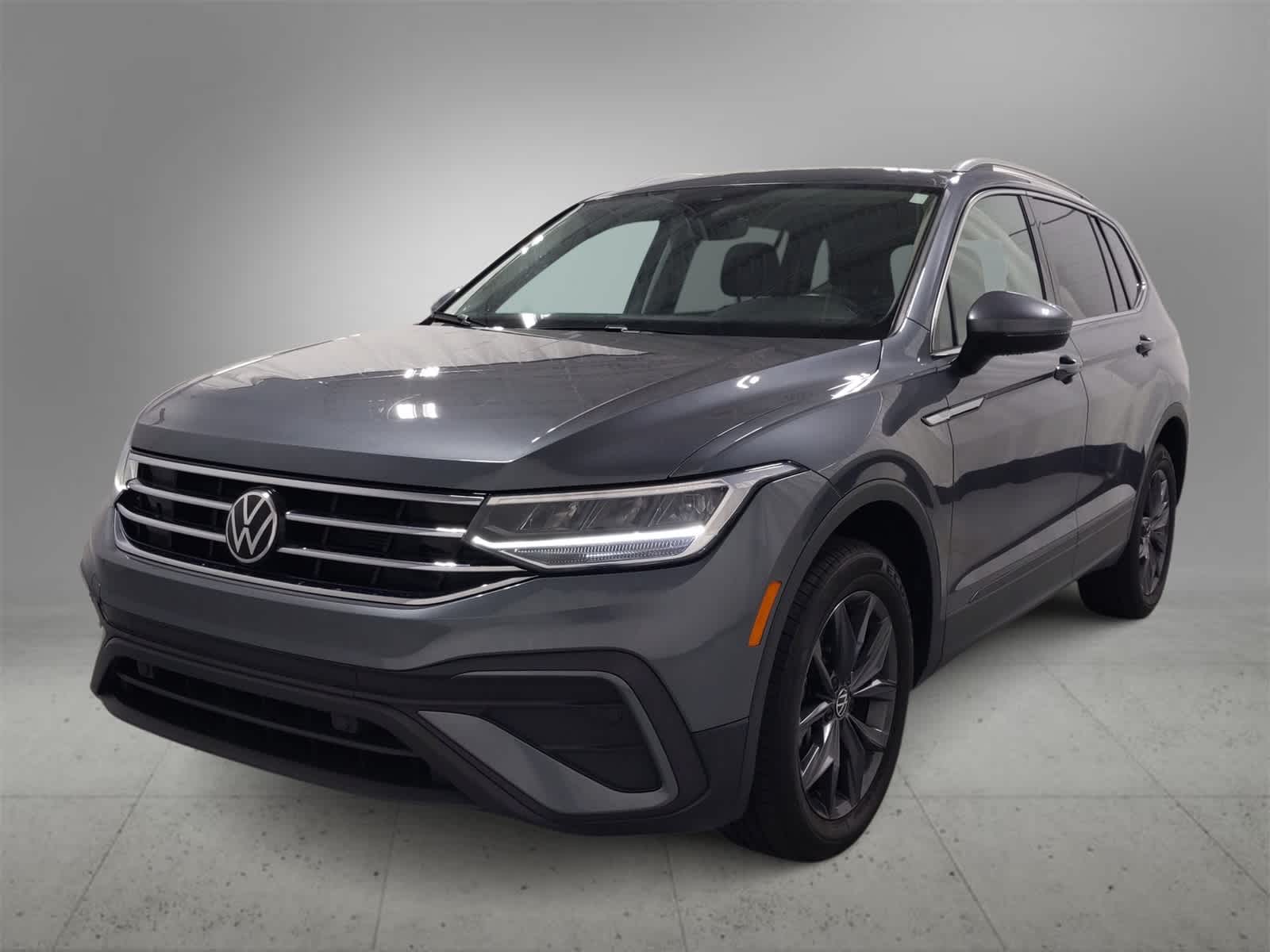 2024 Volkswagen Tiguan SE Wolfsburg Edition photo 4