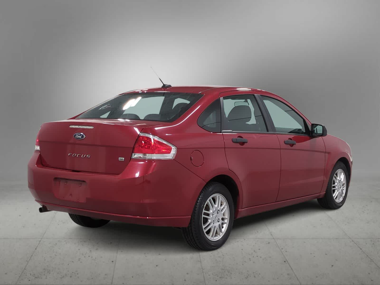 Thumbnail: 2011 Ford Focus - 8
