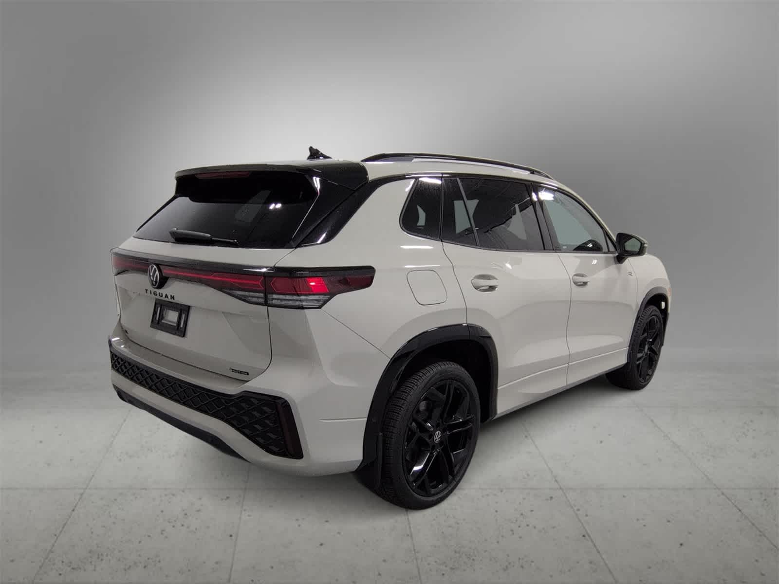 Thumbnail: 2026 Volkswagen Tiguan - 8