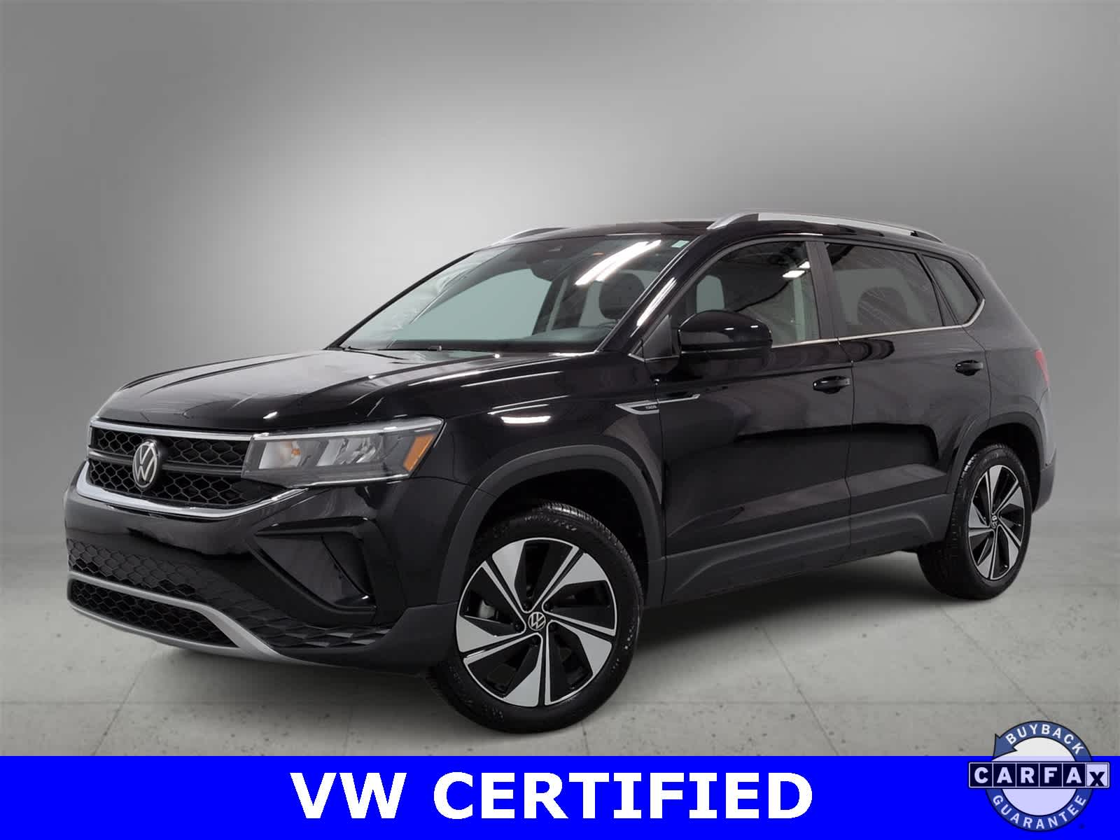 2023 Volkswagen Taos SE's photo