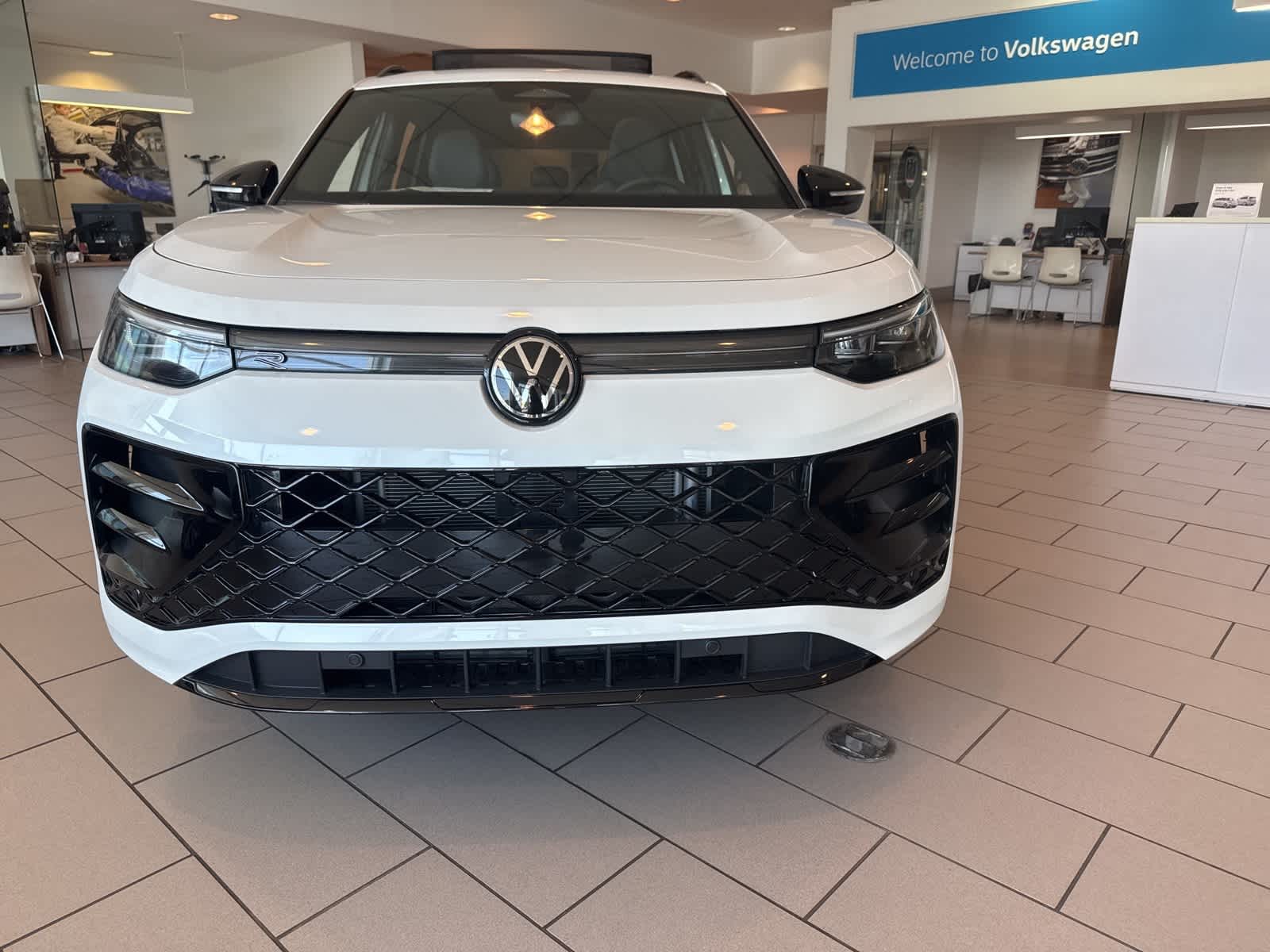 Thumbnail: 2025 Volkswagen Tiguan - 8