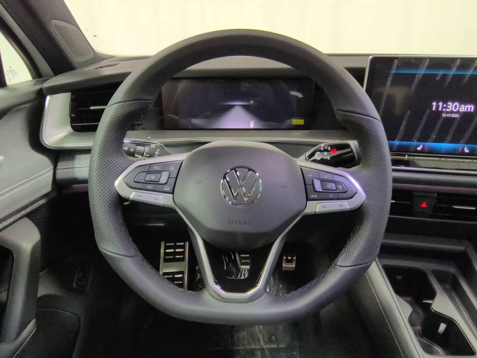 2026 Volkswagen Tiguan SE R-LINE BLACK - Photo 25
