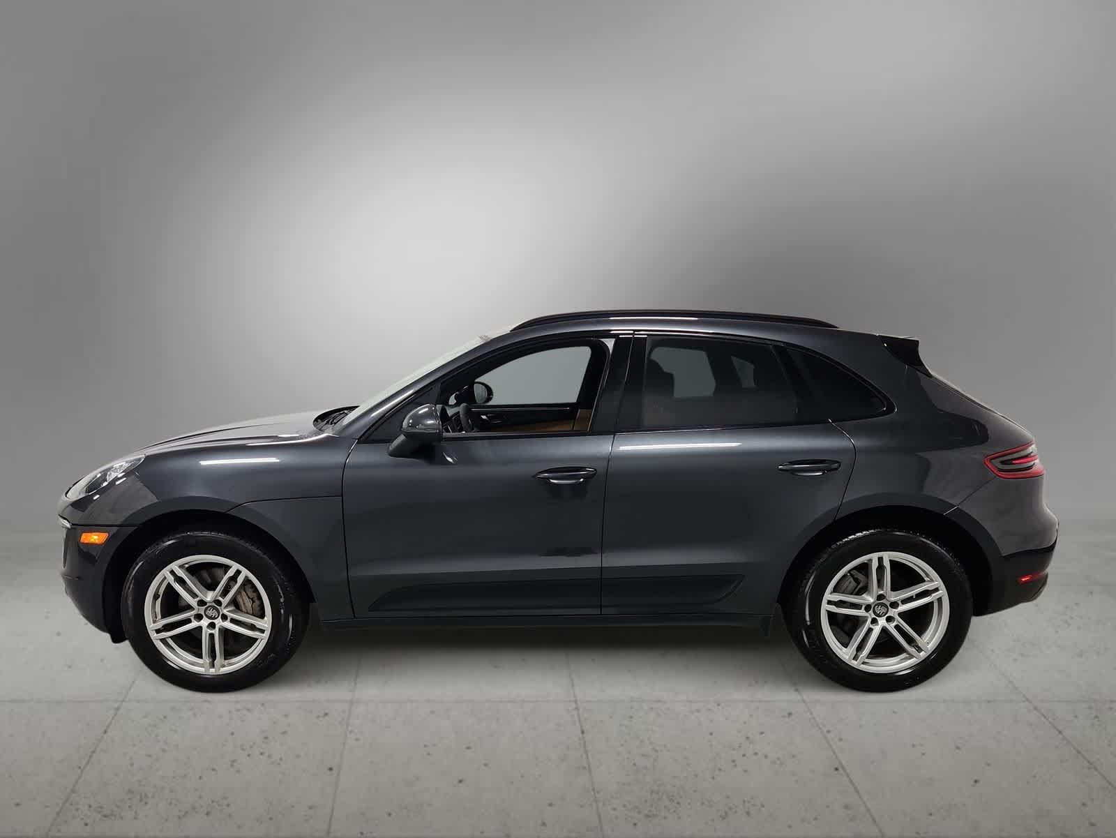 Thumbnail: 2017 Porsche Macan - 5