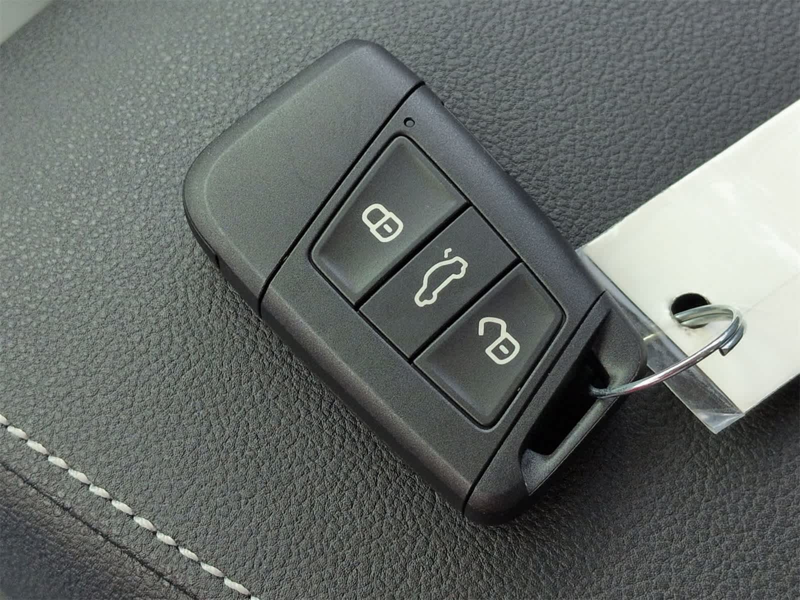 Thumbnail: 2025 Volkswagen Taos - 33