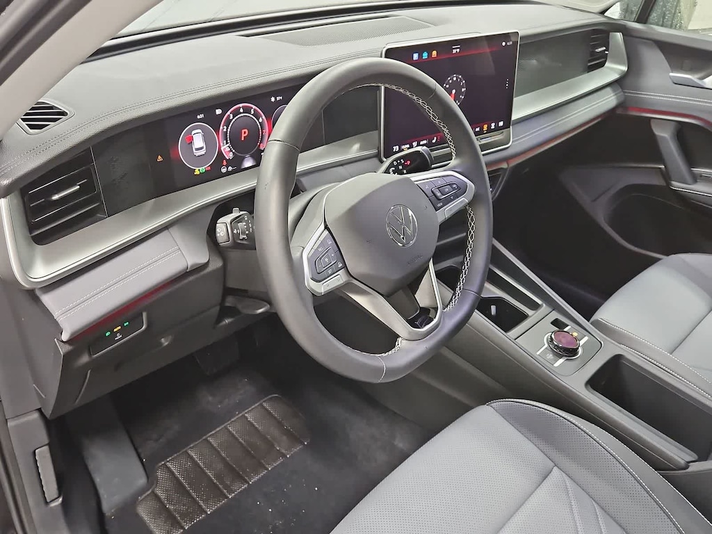 Certified 2025 Volkswagen Tiguan 2.0T SE SUV
